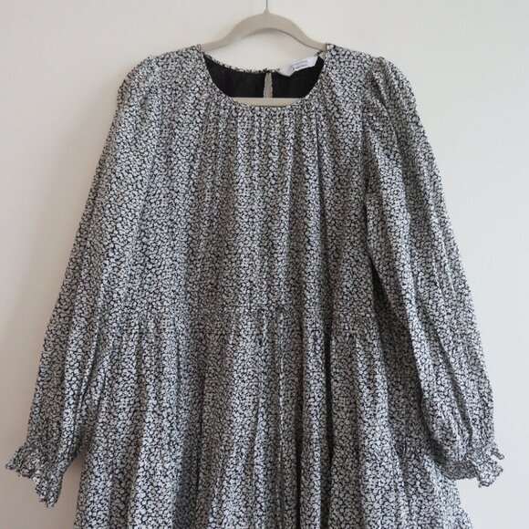 & OTHER STORIES Voluminous Twill Tiered Mini Dress Ditsy Floral Black White Sz M - Picture 3 of 15